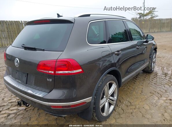 WVGGF7BP7HD005888 2017 VOLKSWAGEN TOUAREG Gray Trasero derecho