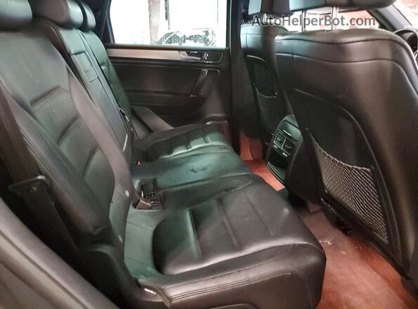 WVGRF7BP1HD002736 2017 VOLKSWAGEN TOUAREG Gray 