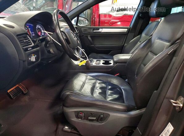 WVGRF7BP1HD002736 2017 VOLKSWAGEN TOUAREG Gray 