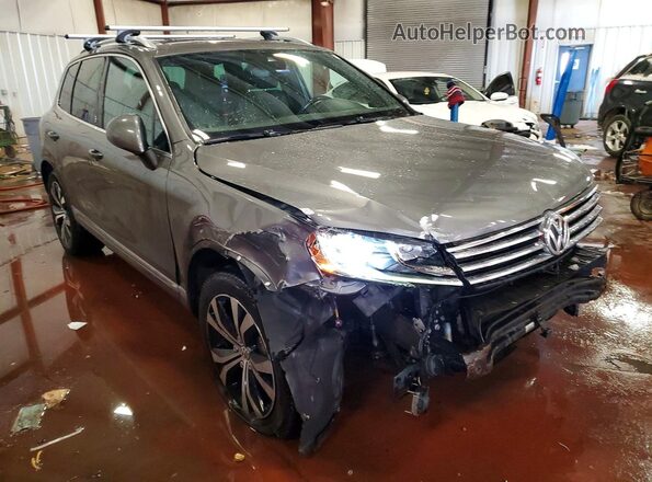WVGRF7BP1HD002736 2017 VOLKSWAGEN TOUAREG Gray 