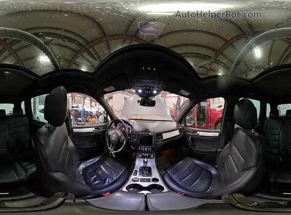 WVGRF7BP1HD002736 2017 VOLKSWAGEN TOUAREG Gray 
