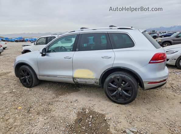 WVGRF7BP2HD003426 2017 VOLKSWAGEN TOUAREG Серебряный Задняя левая четверть
