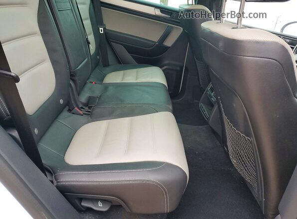 WVGRF7BP5HD003520 2017 VOLKSWAGEN TOUAREG White 