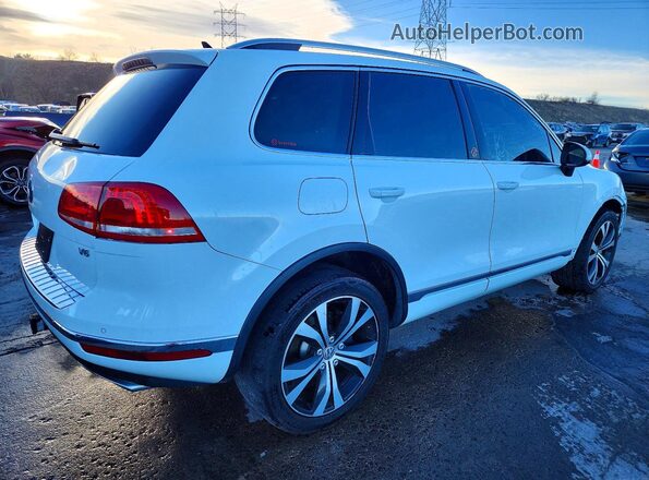 WVGRF7BP5HD004277 2017 VOLKSWAGEN TOUAREG White Հետևի աջ
