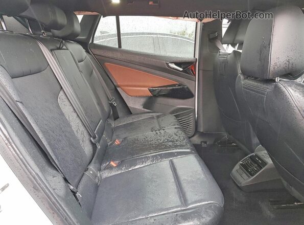 WVGTMPE27NP050456 2022 VOLKSWAGEN ID.4 White Widok wnętrza z tyłu
