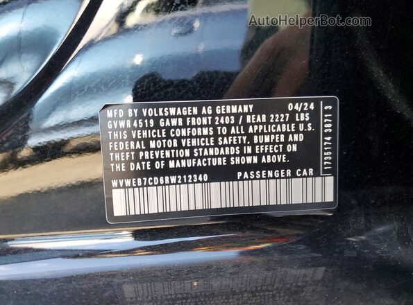 WVWEB7CD6RW212340 2024 VOLKSWAGEN GOLF Black ძრავის განყოფილების ხედი