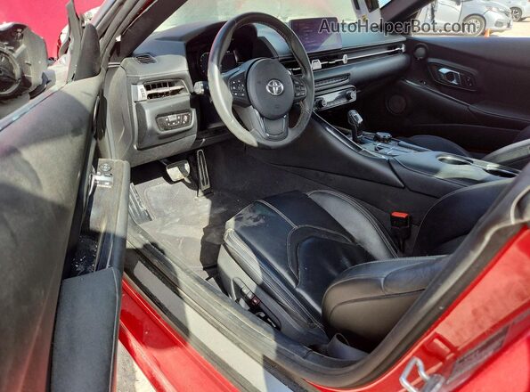 WZ1DB0C01MW039210 2021 TOYOTA GR Красный Вид панели приборов