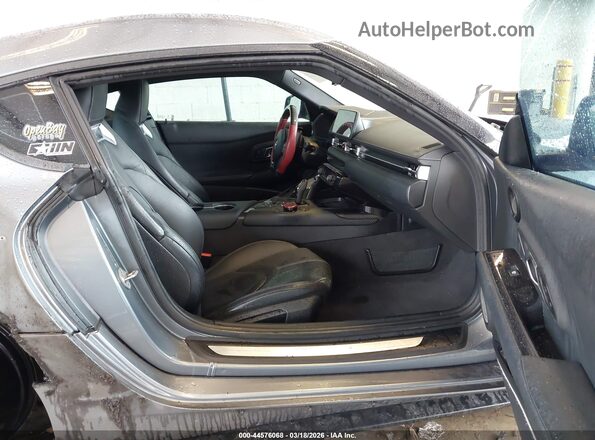 WZ1DB0C01MW042205 2021 TOYOTA GR SUPRA Silver Вид салону спереду