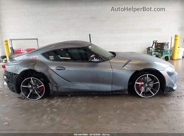 WZ1DB0C01MW042205 2021 TOYOTA GR SUPRA Silver Вид задньої частини салону