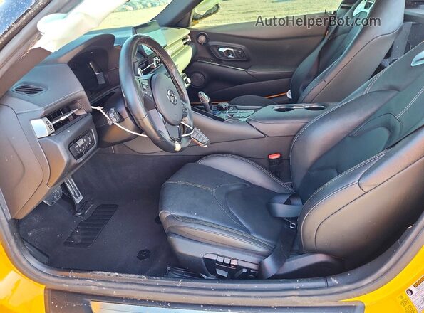 WZ1DB0C05MW040604 2021 TOYOTA SUPRA Yellow წინა სალონის ხედი