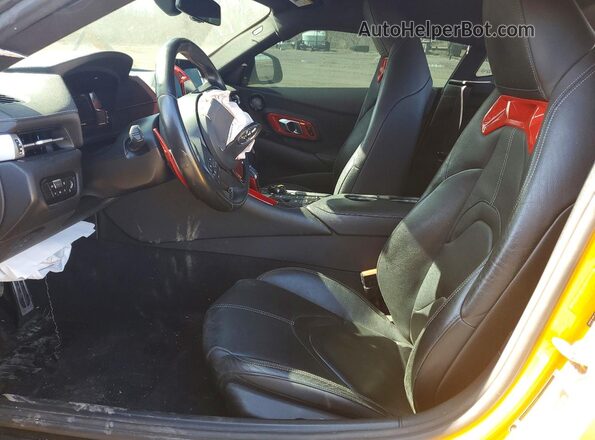 WZ1DB0C08MW040533 2021 TOYOTA GR Yellow Widok wnętrza z przodu