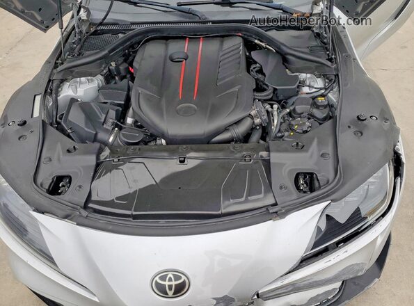 WZ1DB4C06LW030041 2020 TOYOTA GR Silver Vista interior trasera
