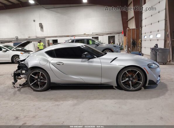 WZ1DB4C09LW026758 2020 TOYOTA GR SUPRA Silver Вид задньої частини салону