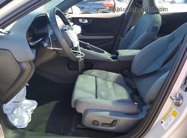 YSMED3KA2PL114337 2023 POLESTAR 2 Gray Front interior view