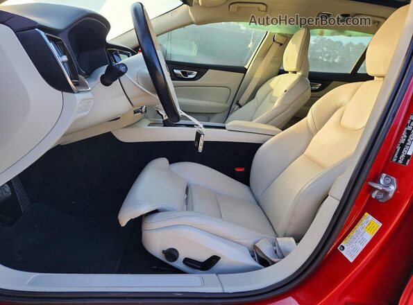 YV1102EL8L2391324 2020 VOLVO V60 Red Սալոնի դիմացի տեսք