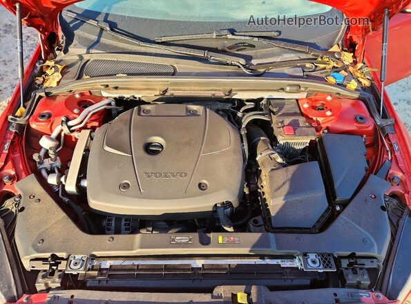YV1102EL8L2391324 2020 VOLVO V60 Red Սալոնի հետևի տեսք