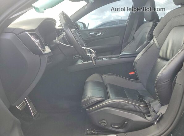 YV1102EM7L2393851 2020 VOLVO V60 Черный Вид салона спереди
