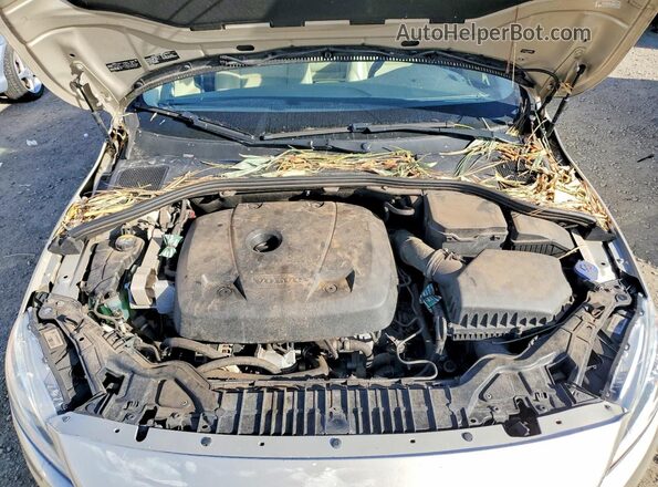 YV140MEK7H1373054 2017 VOLVO V60 Beige Widok wnętrza z tyłu