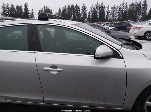 YV140MEKXG1290426 2016 VOLVO V60 Silver უკანა სალონის ხედი