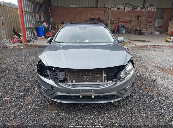 YV140MEL3J2379085 2018 VOLVO V60 Blue Rear interior view