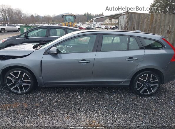 YV140MEL3J2379085 2018 VOLVO V60 Blue 