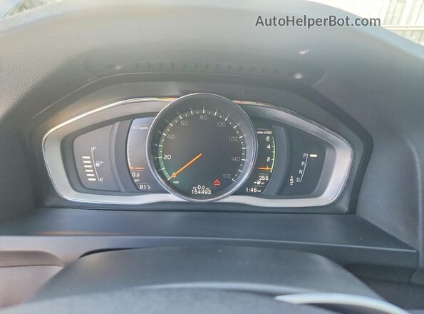 YV140MTL5J2459992 2018 VOLVO S60 Silver Սարքավորումների վահանակի տեսք