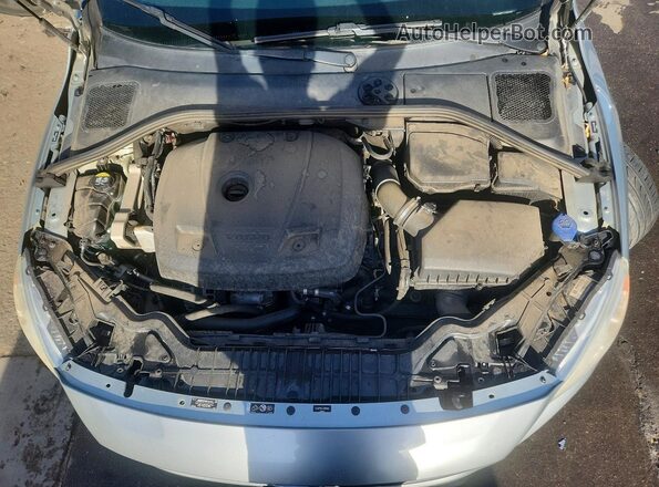 YV140MTL5J2459992 2018 VOLVO S60 Silver Սալոնի հետևի տեսք