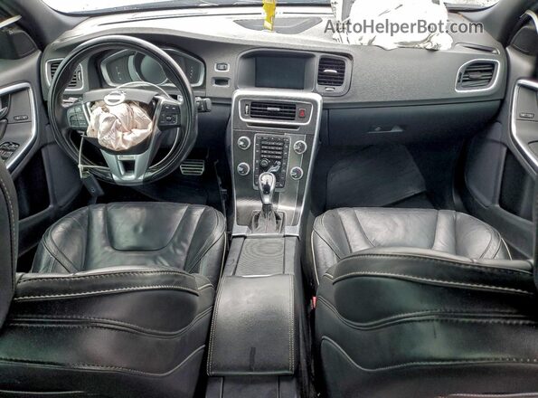 YV149MTS7H2438651 2017 VOLVO S60 Blue Vista del salpicadero