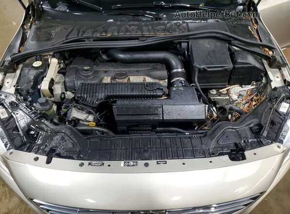 YV1612TK6G2391311 2016 VOLVO S60 Beige Вид задньої частини салону