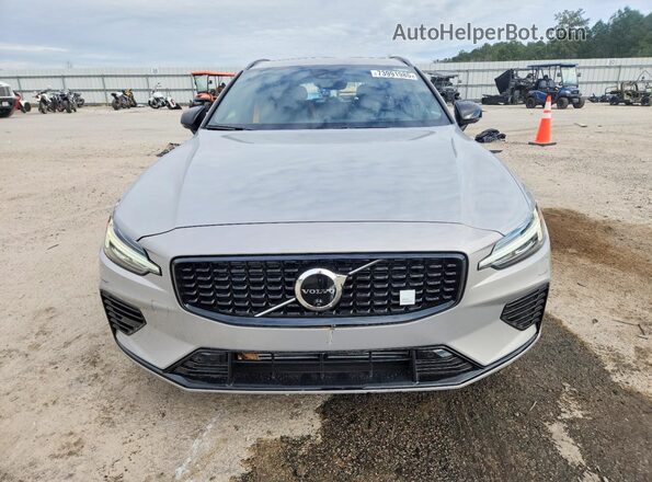 YV1H60EP4S1644289 2025 VOLVO V60 Silver Vista frontal
