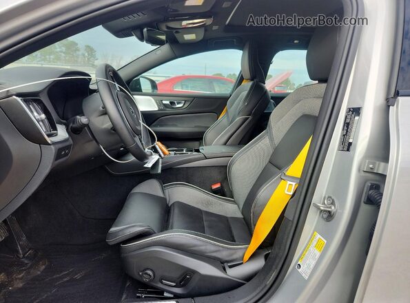 YV1H60EP4S1644289 2025 VOLVO V60 Silver Vista interior delantera