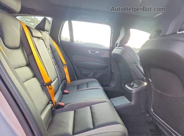 YV1H60EP4S1644289 2025 VOLVO V60 Silver Vista de los asientos traseros
