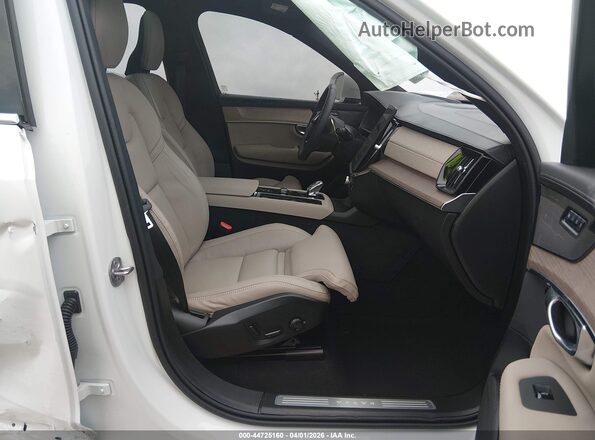 YV4062JF4T1450873 2026 VOLVO XC90 White Widok wnętrza z przodu
