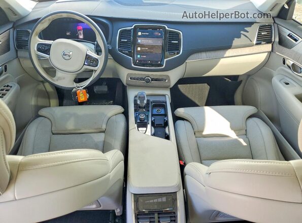 YV4062PF3R1237056 2024 VOLVO XC90 White Vista del salpicadero
