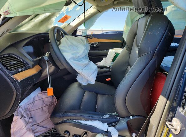 YV4062PN9P1993222 2023 VOLVO XC90 Gray Front interior view