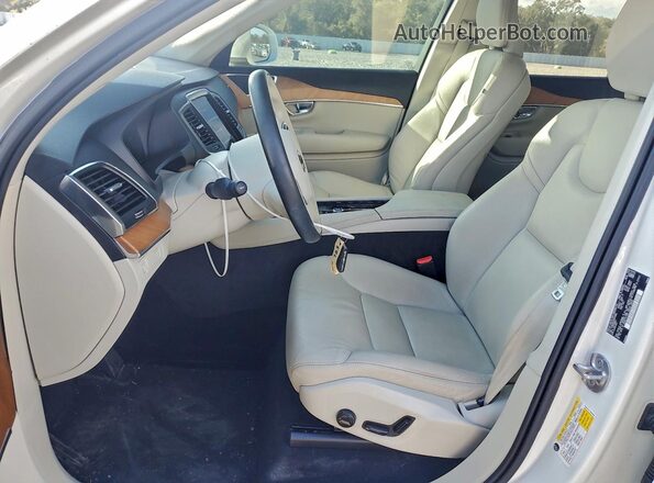 YV4102CK0N1830862 2022 VOLVO XC90 Белый Вид салона спереди