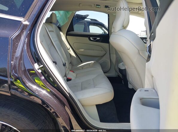 YV4102DK4M1690134 2021 VOLVO XC60 Black 