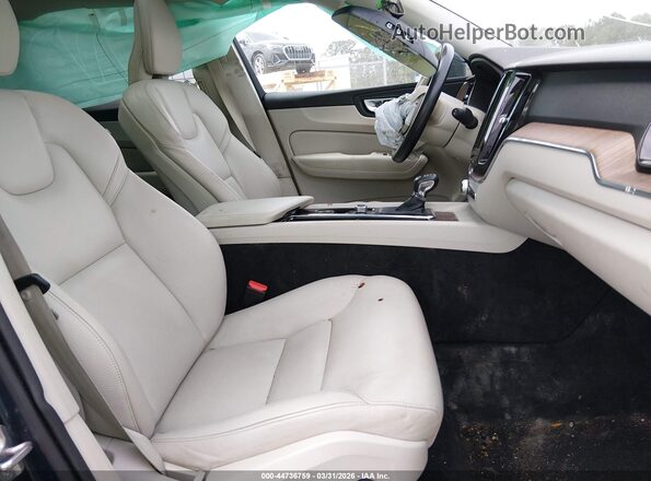 YV4102DK7M1695134 2021 VOLVO XC60 Dark Blue Սալոնի դիմացի տեսք
