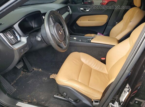 YV4102RK3J1064904 2018 VOLVO XC60 Black Widok wnętrza z przodu