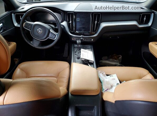 YV4102RK3J1064904 2018 VOLVO XC60 Black Widok deski rozdzielczej