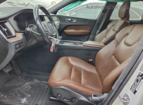 YV4102RK3M1855583 2021 VOLVO XC60 White Vista interior delantera