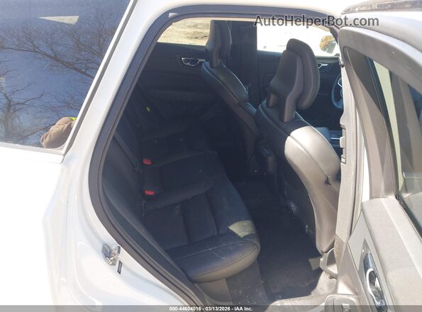 YV4102RK6J1039849 2018 VOLVO XC60 White Vista de la etiqueta del VIN