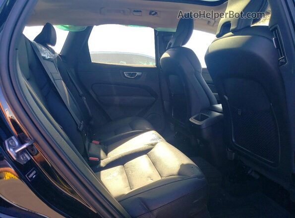YV4102RK6M1759219 2021 VOLVO XC60 Black Rear interior view