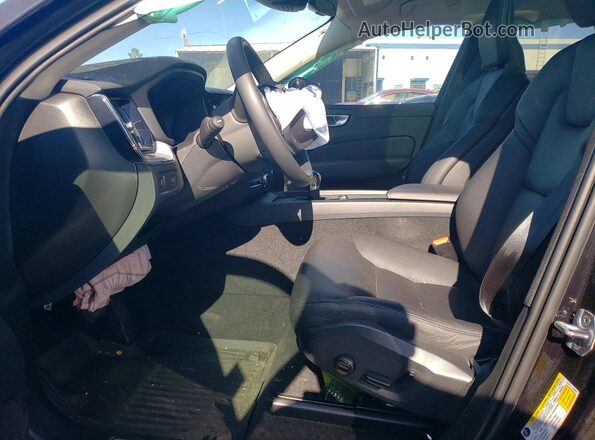 YV4102RK6M1759219 2021 VOLVO XC60 Black Front interior view