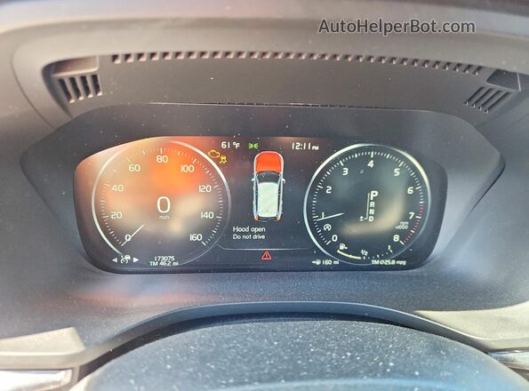 YV4102RK7J1089076 2018 VOLVO XC60 Красный Вид щитка приборов