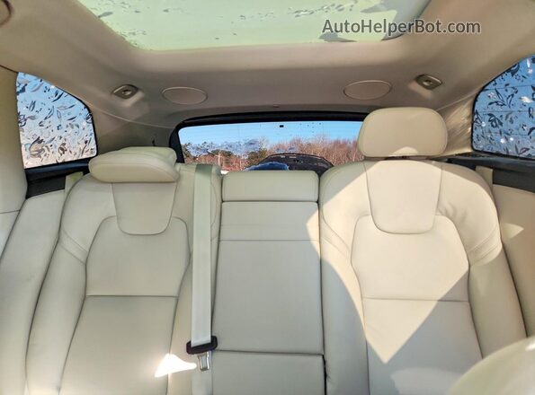 YV4102RK9M1809692 2021 VOLVO XC60 Red 