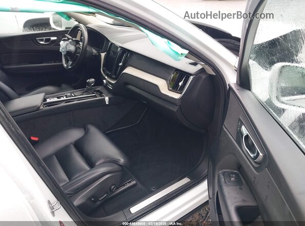YV4102RL0J1046336 2018 VOLVO XC60 Белый 