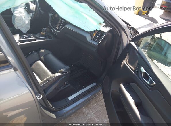 YV4102RM7M1821583 2021 VOLVO XC60 Silver Vista interior delantera