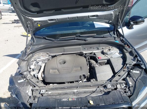 YV4102RM7M1821583 2021 VOLVO XC60 Silver Vista trasera