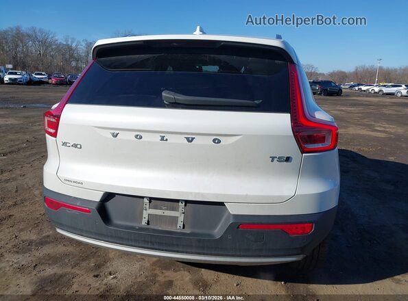 YV4162UK7M2583085 2021 VOLVO XC40 White 